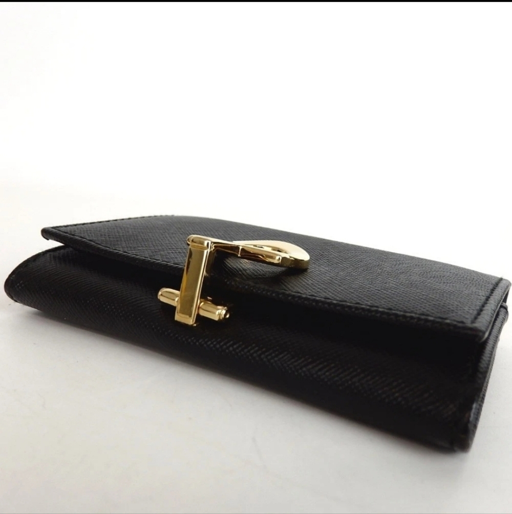 Salvatore Ferragamo Compact Card & Coin Wallet Like New Condition - Picture 4 of 15